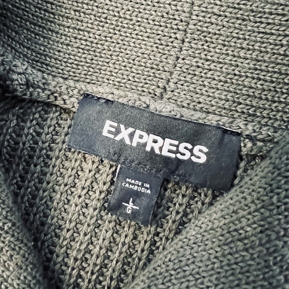 Express Turtle Color Sweater - Picture 4 of 4
